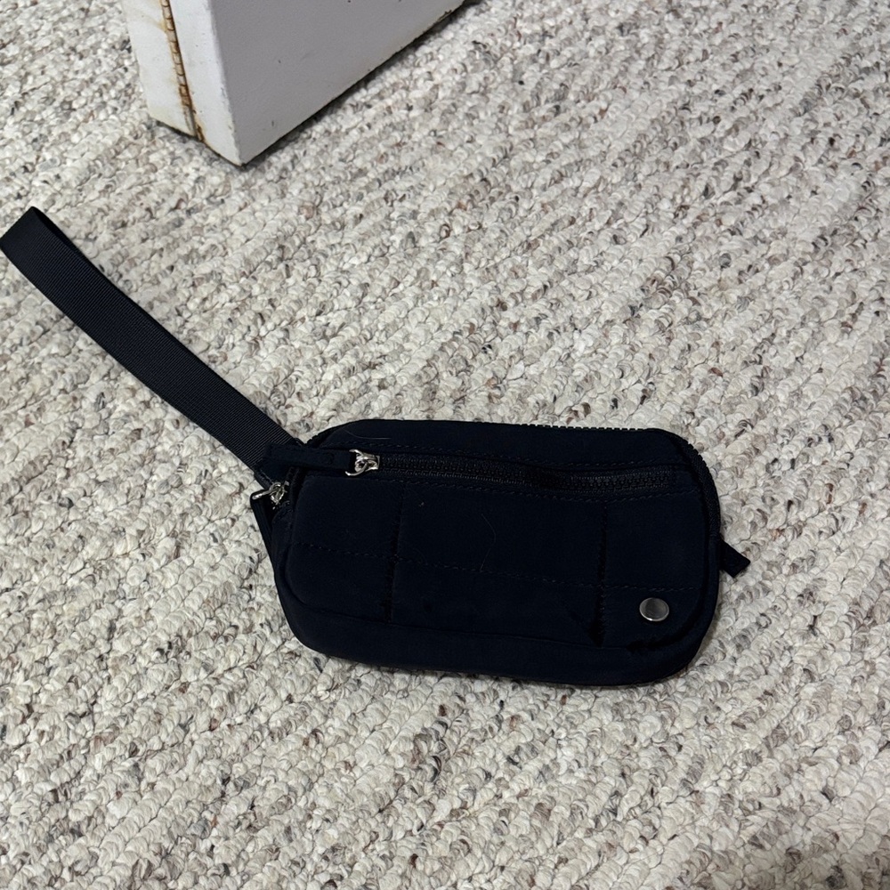 BlackWristlet Bag